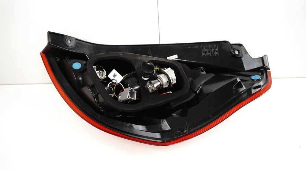Lampa lewy tył tylna ford fiesta mk7 lift 12-17r – zdjęcie 4