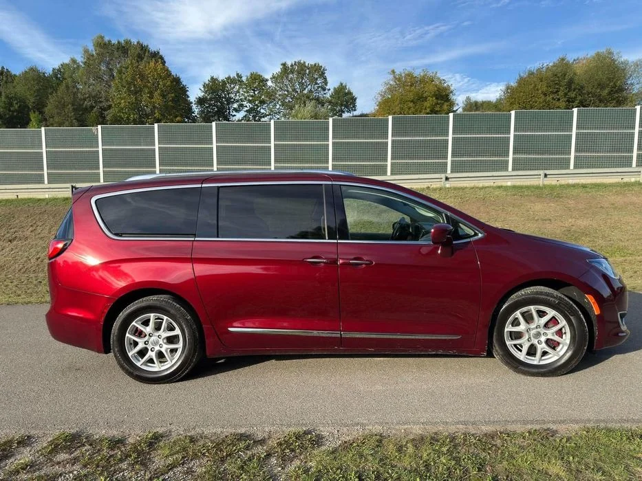 Chrysler Pacifica Chrysler Pacifica 2020 23% VAT śliczna touring L – zdjęcie 4