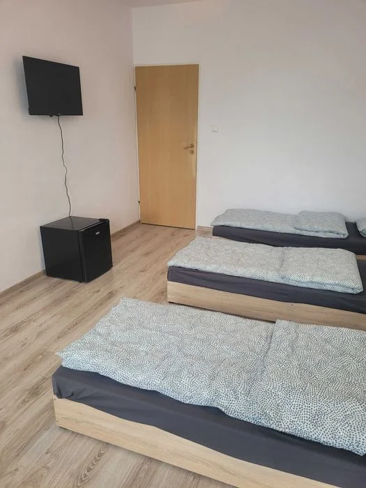 Noclegi i pokoje Olsztyn – tanie kwatery blisko centrum ok 200 miejsc – zdjęcie 2