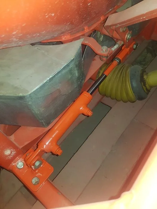 Części rozsiewacz rauch kuhn mds nadstawka siłownik do rozsiewacza – zdjęcie 2
