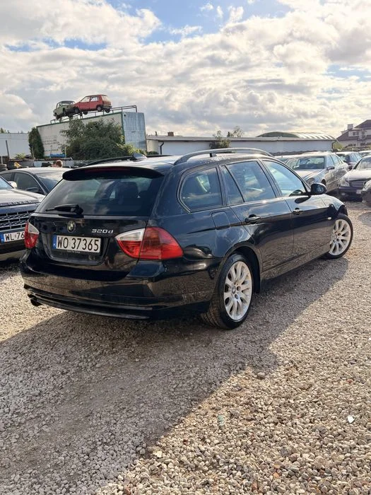 BMW E91 2.0D”tył napęd”klima”zadbany”navi”manual”nowe opony”nowe sprzęgło – zdjęcie 4