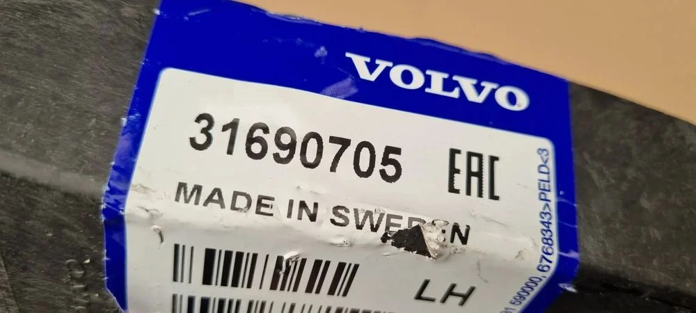 Volvo XC40 2017- ślizg lewy zderzak tył oryginał – zdjęcie 4