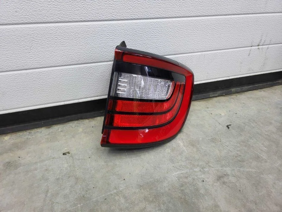 Lampa Tylna Prawa 4 PIN Dodge Durango 2014, 2018, 2021, 2025 nr114 – zdjęcie 3