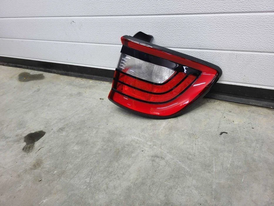 Lampa Tylna Prawa 4 PIN Dodge Durango 2014, 2018, 2021, 2025 nr114 – zdjęcie 2