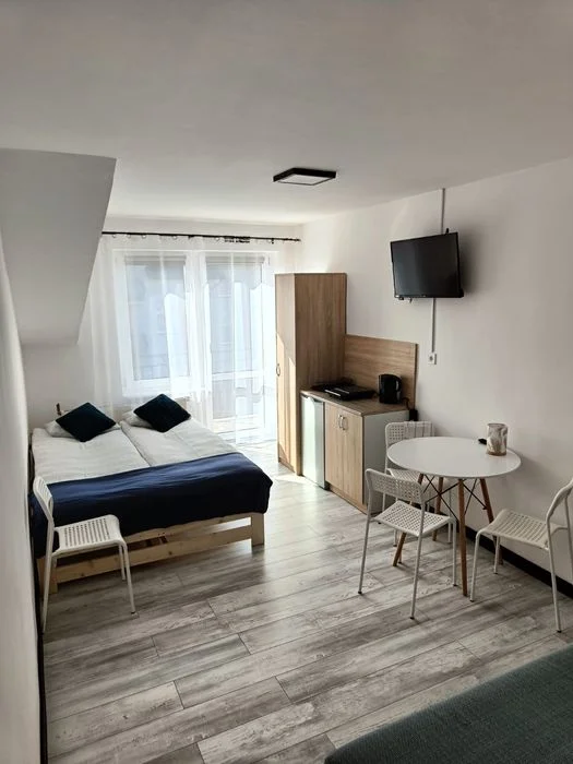 Pokoje z łazienkami, aneksami blisko morza,centrum – zdjęcie 2