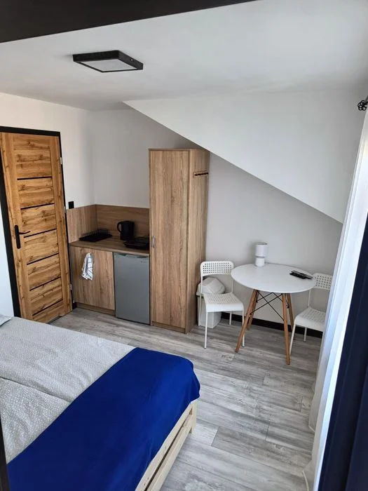 Pokoje z łazienkami, aneksami blisko morza,centrum – zdjęcie 4