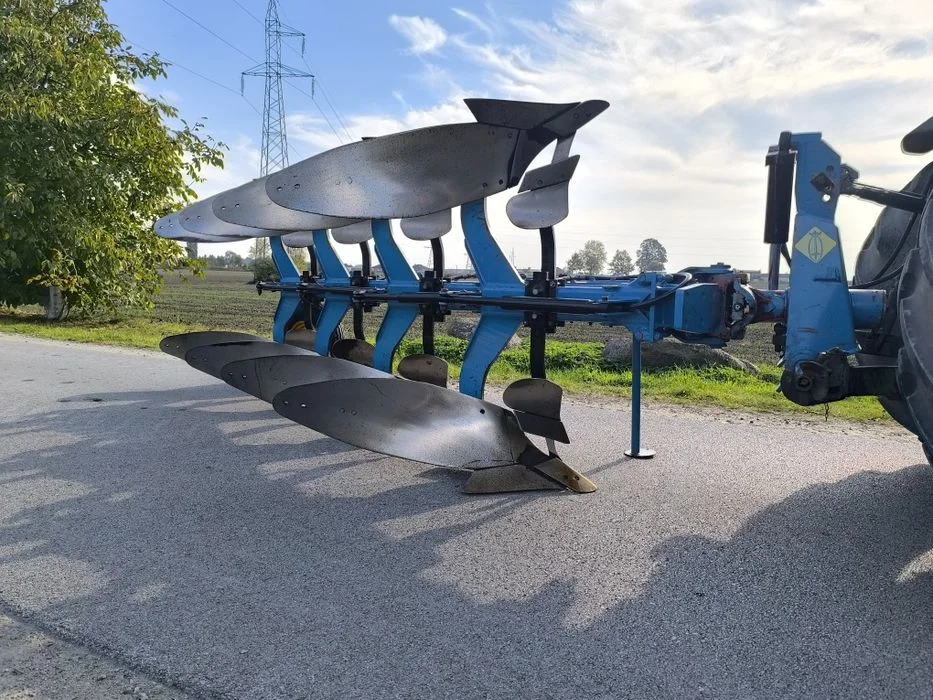Pług 4 skibowy obrotowy Overum CX Xcelior Non Stop Hydraulika. Kuhn multimaster!