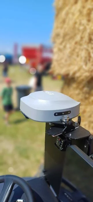 EFIX eSTEER 20 MAX nawigacja rolnicza kierownica elektryczna monitor 12,1" ISOBUS RTK 2,5cm – zdjęcie 2