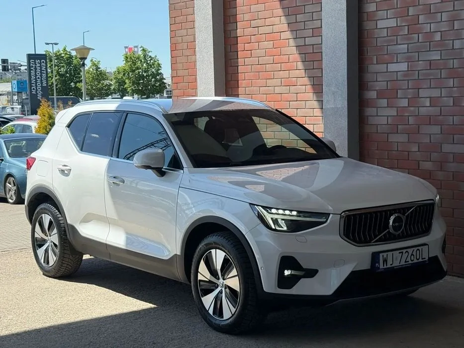 Volvo XC 40 salon PL Fv23% – zdjęcie 3
