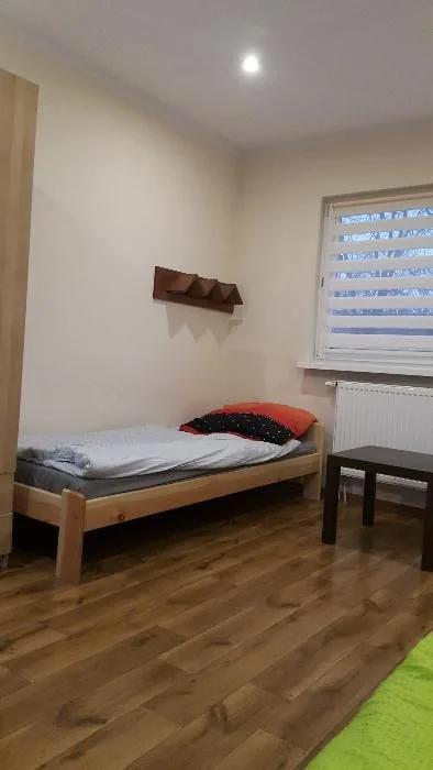 Noclegi pracownicze pokoje Zabrze/Gliwice Wifi i TV 25 PLN – zdjęcie 2