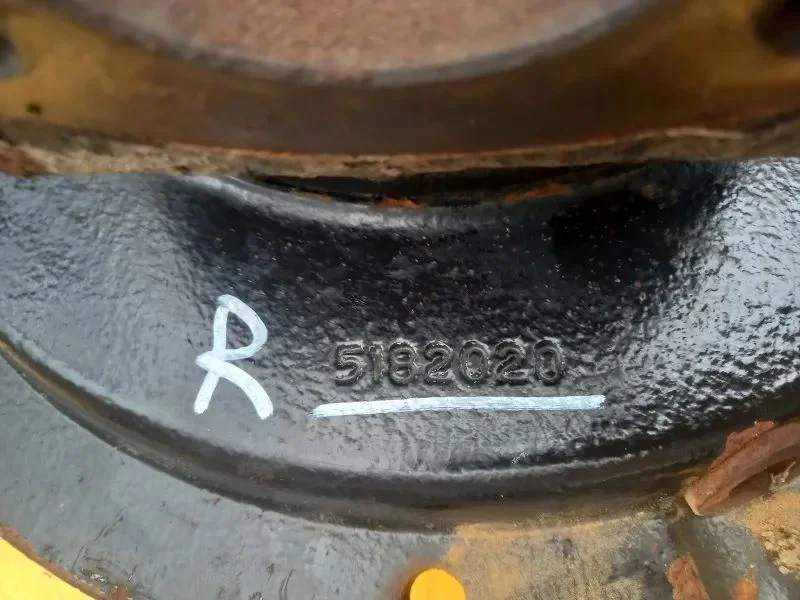 Piasta przedniej osi z hamulcami New Holland TM190 – zdjęcie 3