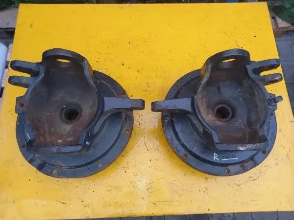 Piasta przedniej osi z hamulcami New Holland TM190