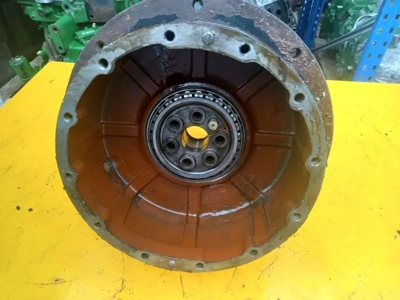 Piasta przedniej osi z hamulcami New Holland TM190 – zdjęcie 4