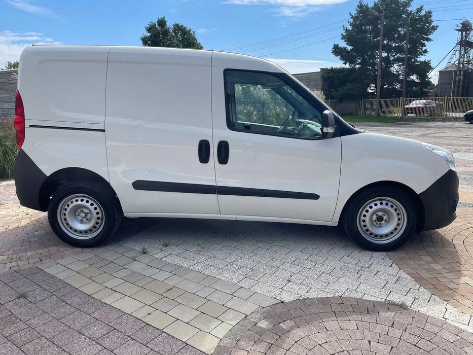 Opel Combo 1.3 Diesel*90KM*Nowy Rozrząd*Klimatyzacja*Webasto*Jeden właściciel* – zdjęcie 6