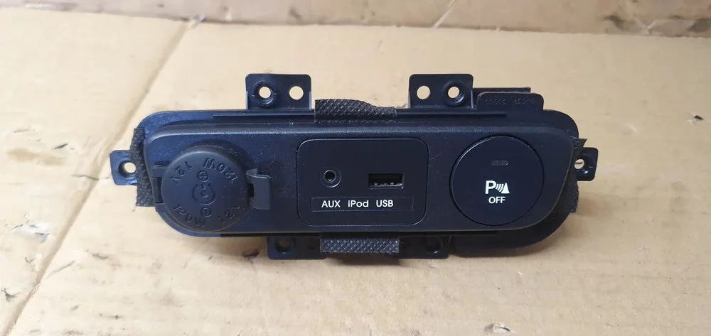 Czytnik Gniazdo AUX USB włącznik PDC KIA Sportage III