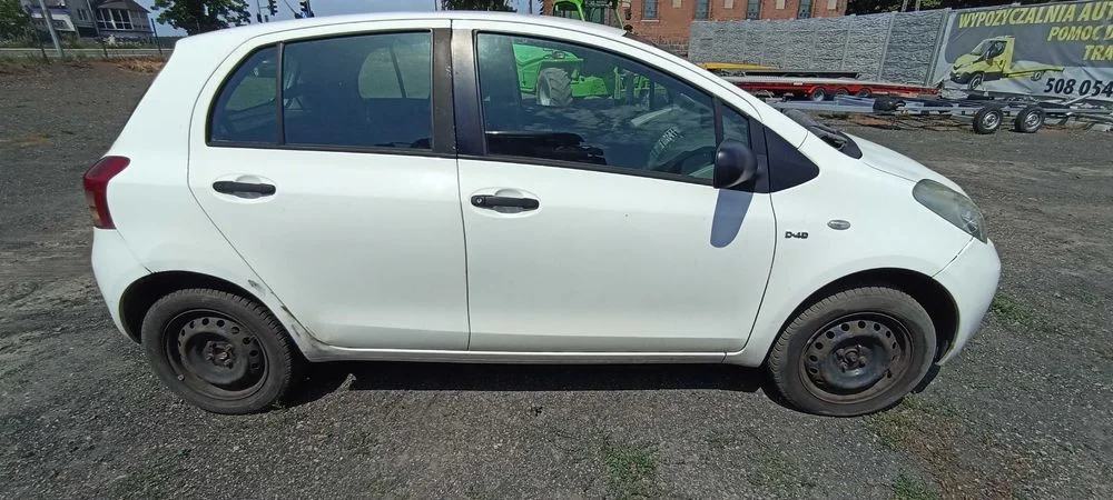 toyota yaris 1.4 1ndyv d4d lak 068 d4d 90km samochód na części – zdjęcie 3
