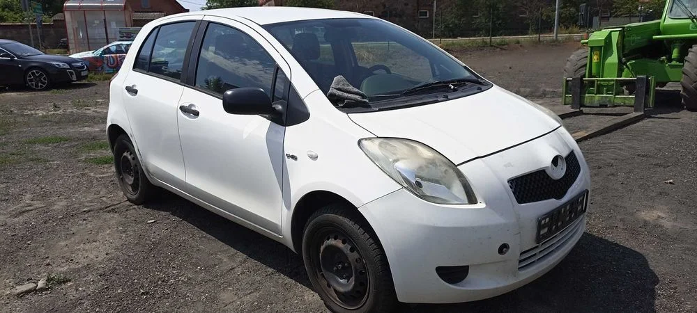 toyota yaris 1.4 1ndyv d4d lak 068 d4d 90km samochód na części