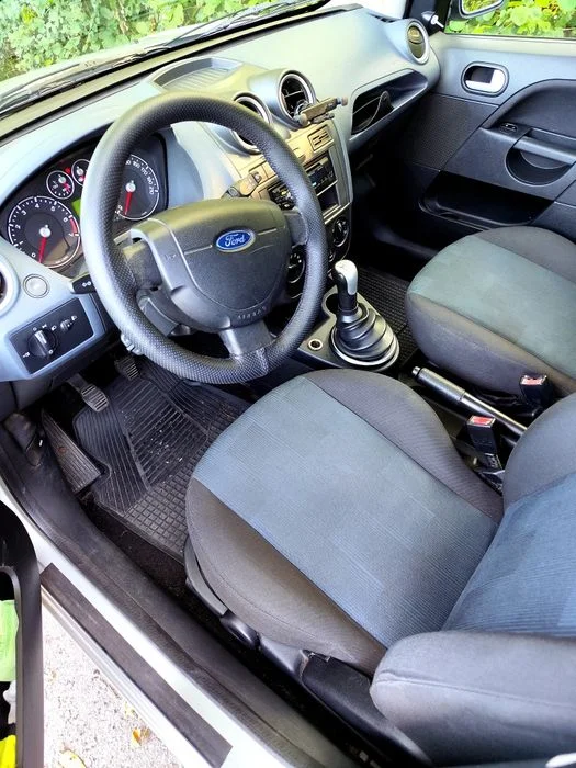 Ford fiesta 2006 – zdjęcie 8