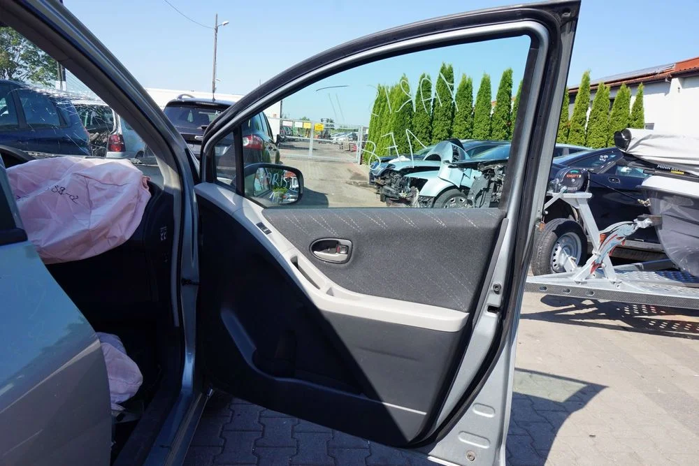 Drzwi Przednie Prawe Yaris Ii 5D Hb 1F8 Szary Toyota 2005-2009 – zdjęcie 7