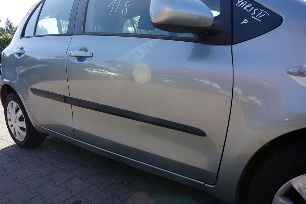 Drzwi Przednie Prawe Yaris Ii 5D Hb 1F8 Szary Toyota 2005-2009 – zdjęcie 4
