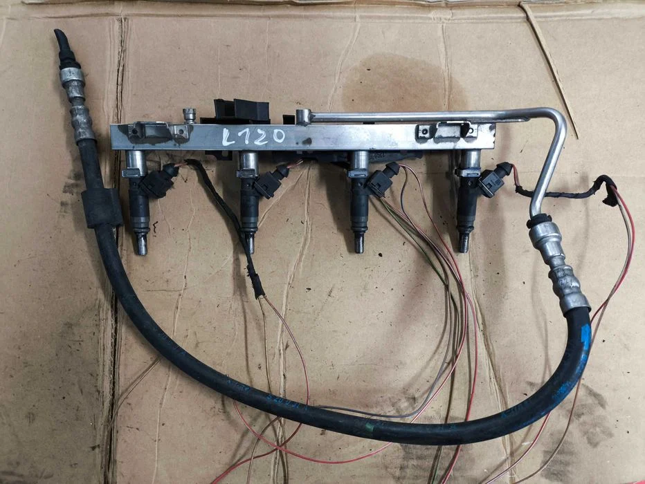 Listwa wtryskowa wtryskiwacze BMW 3 E46 2.0B 7506158 Siedlce