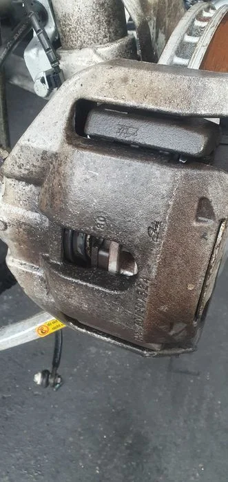 Zacisk hamulcowy prawy przód BMW E65 60/30/324 Siedlce