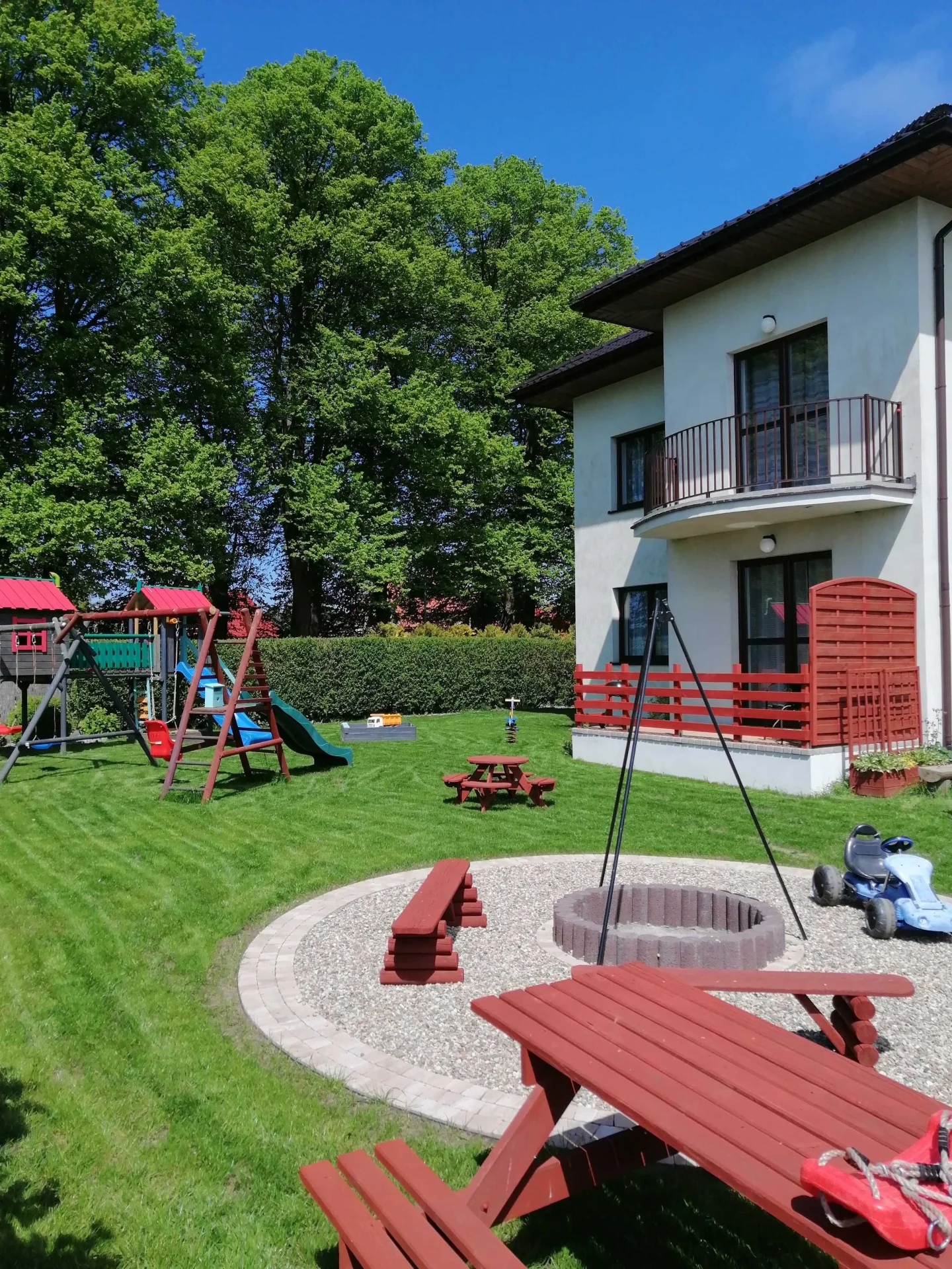 SŁONECZNE ZACISZE -pokoje gościnne z łazienkami, noclegi