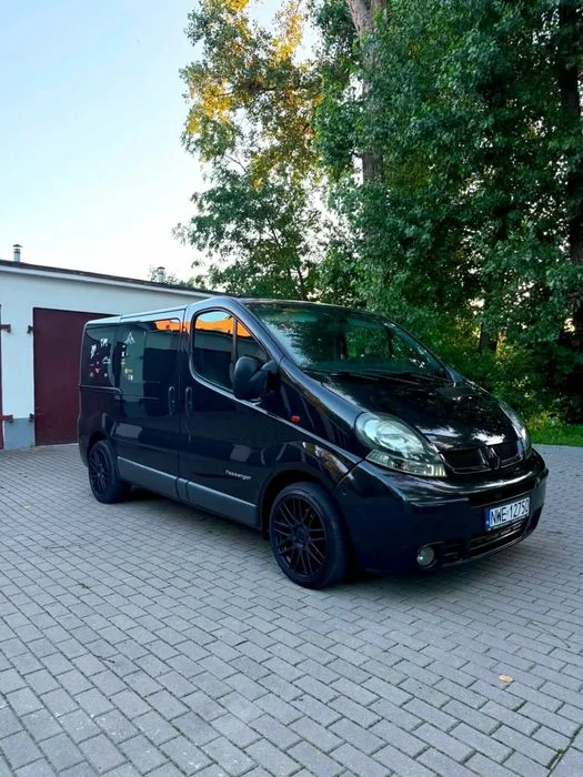 Bus renault traffic 2006r 1.9 diesel 8 osobowy super stan