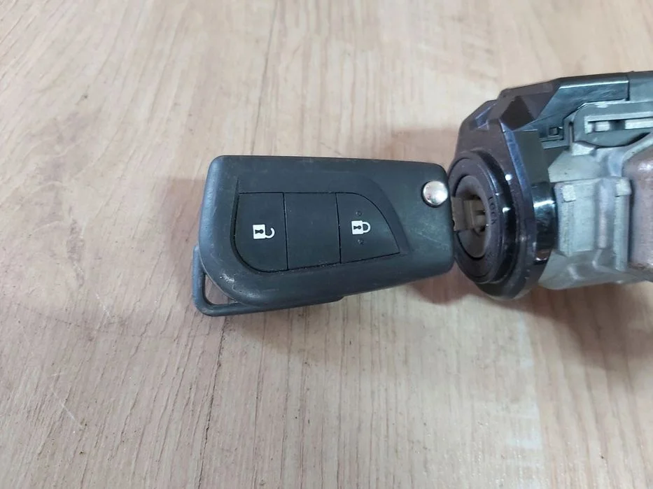 Toyota AYGO II Kluczyk stacyjka – zdjęcie 2