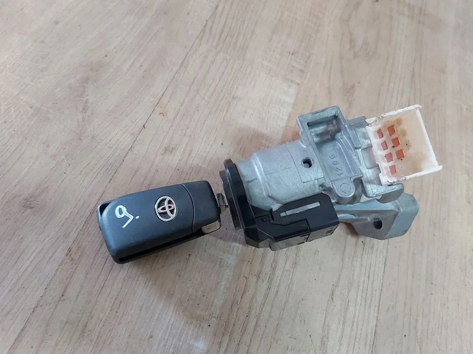 Toyota AYGO II Kluczyk stacyjka – zdjęcie 3