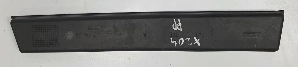 Guma Wkładka Drzwi Prawa Mercedes X204 A2047270494 – zdjęcie 2