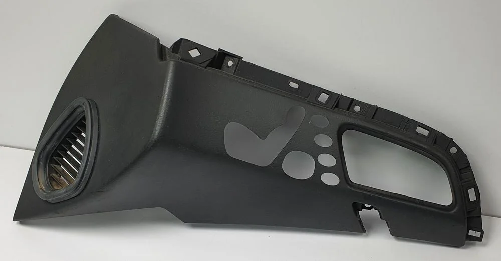 Osłona Boczka Wlot Powietrza Prawy Przód Mercedes W220 5035195