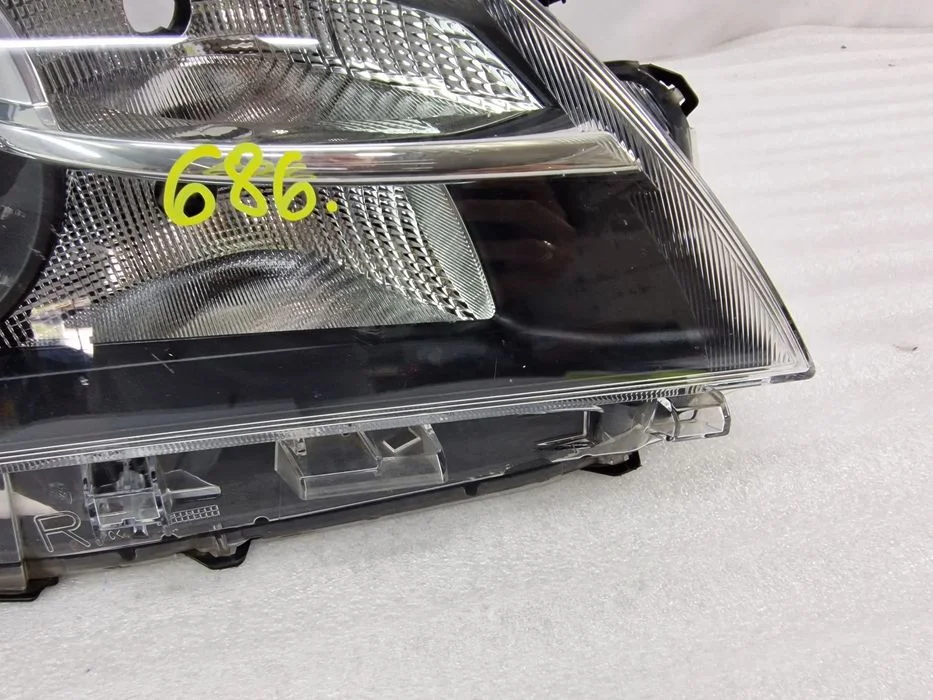 Toyota Yaris Iii 3 Lift 14- Prawa Lampa Przednia Przód Soczewka , Nr Aukcji La686 – zdjęcie 4