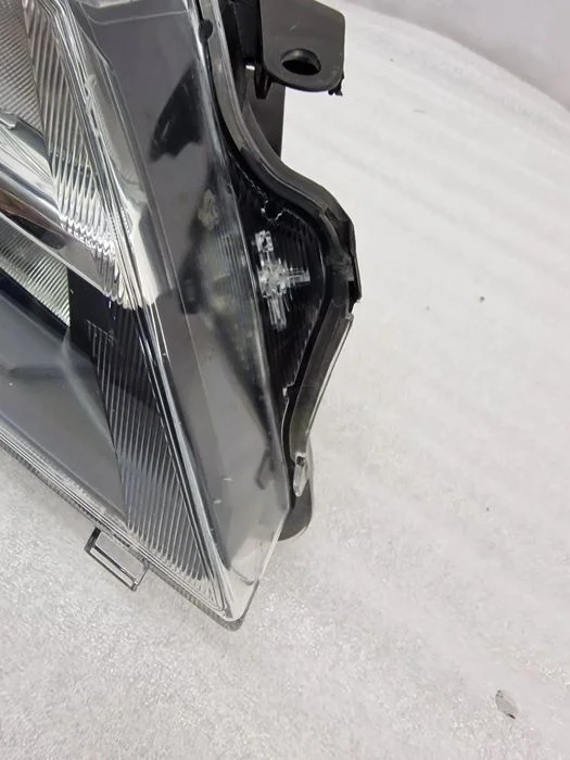 Toyota Yaris Iii 3 Lift 14- Prawa Lampa Przednia Przód Soczewka , Nr Aukcji La686 – zdjęcie 2
