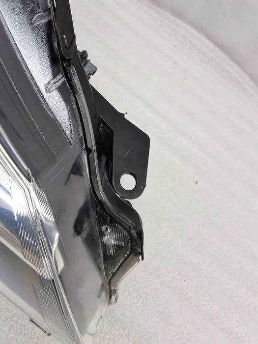 Toyota Yaris Iii 3 Lift 14- Prawa Lampa Przednia Przód Soczewka , Nr Aukcji La686 – zdjęcie 3