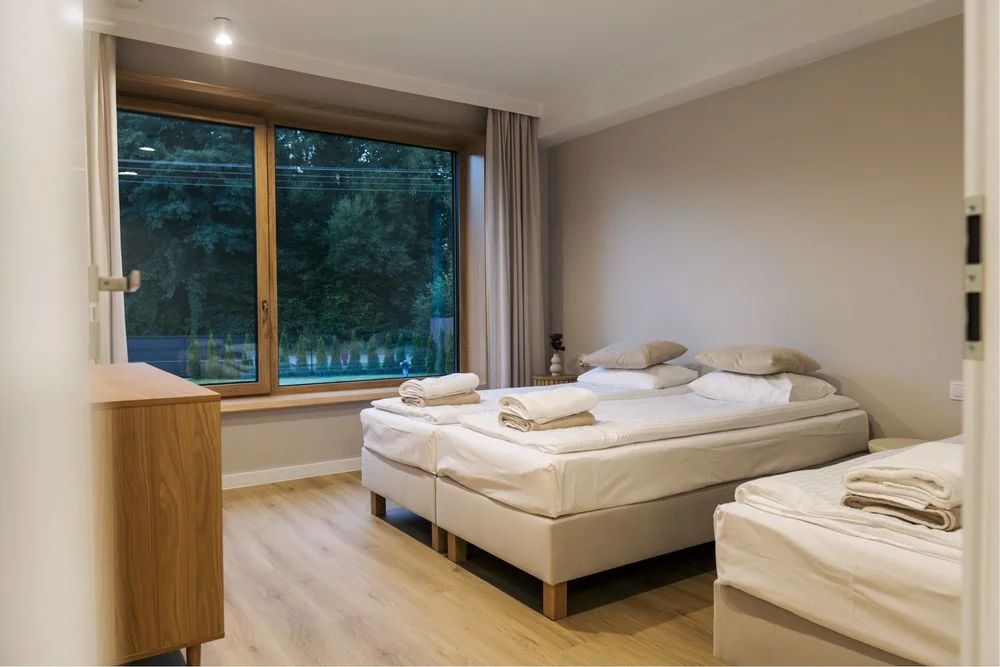 Domek z jacuzzi, basen 30 stopni, 16 osob, sauna bilard, roztocze – zdjęcie 6