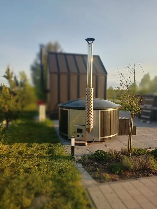 Domek nad jeziorem z basenem, jacuzzi – zdjęcie 9