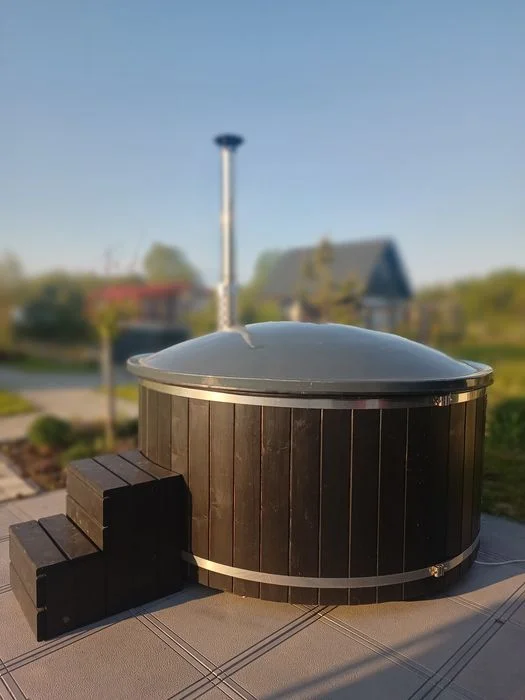 Domek nad jeziorem z basenem, jacuzzi – zdjęcie 2