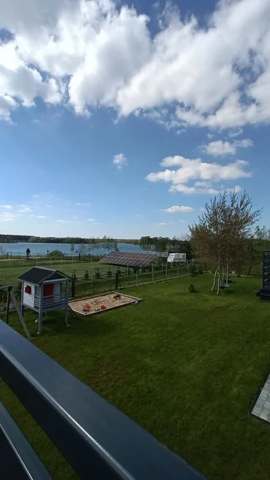 Domek nad jeziorem z basenem, jacuzzi – zdjęcie 3