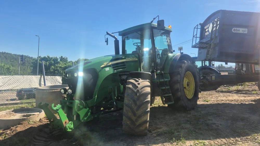 Sprzedam ciągnik rolniczy John Deere – zdjęcie 3