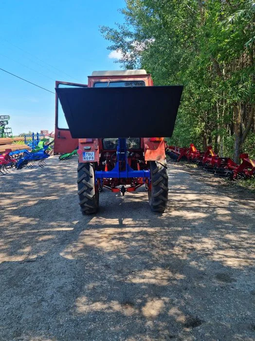 Ładowacz na tył ciągnika z mechanizmem zwalniającym przy użyciu linki + łyżka 80cm