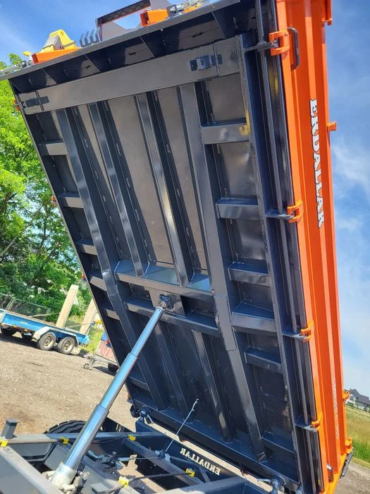 Nowa oryginalna przyczepa rolnicza jednoosiowa wywrotka kiper 4500kg ładowność solidna masywna homologacja do rejestracji Erdallar od ręki – zdjęcie 6