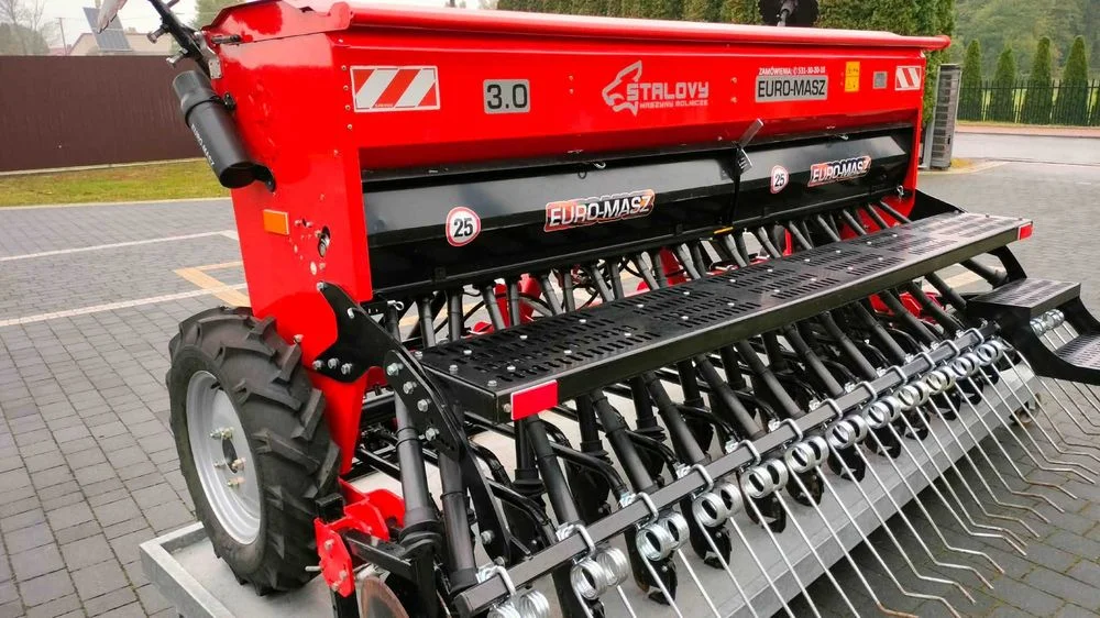 Siewnik zbożowy Euro-Masz 3 m z 2021 r stan jak nowy zasiał 10 h. – zdjęcie 8