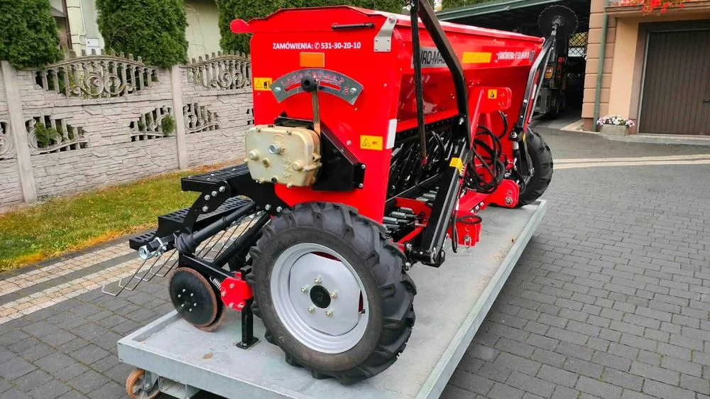 Siewnik zbożowy Euro-Masz 3 m z 2021 r stan jak nowy zasiał 10 h. – zdjęcie 2