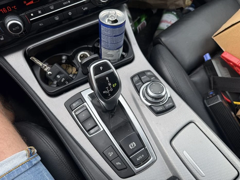BMW 530xd Mpakiet 8HP Szwajcaria Bi xenon skretny Dociagi Elektr klapa i kierown Łopatki Kamera Ekrany – zdjęcie 8
