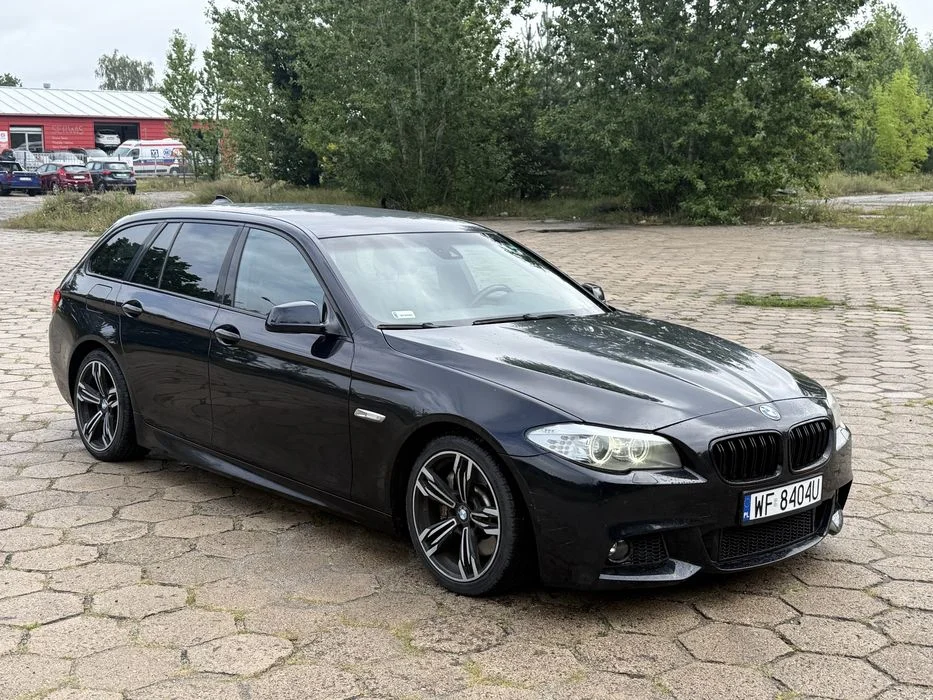 BMW 530xd Mpakiet 8HP Szwajcaria Bi xenon skretny Dociagi Elektr klapa i kierown Łopatki Kamera Ekrany – zdjęcie 2