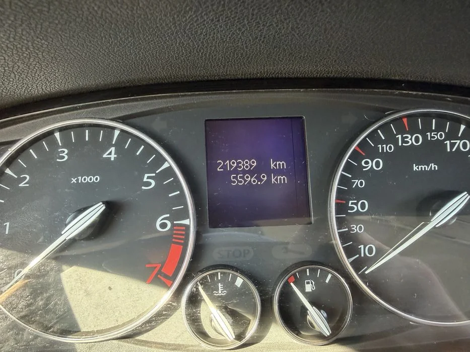 Renault Laguna 3 2.0 M4R 140km 2007r – zdjęcie 5