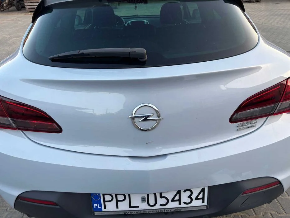 Opel Astra J GTC 2.0 cdti – zdjęcie 6