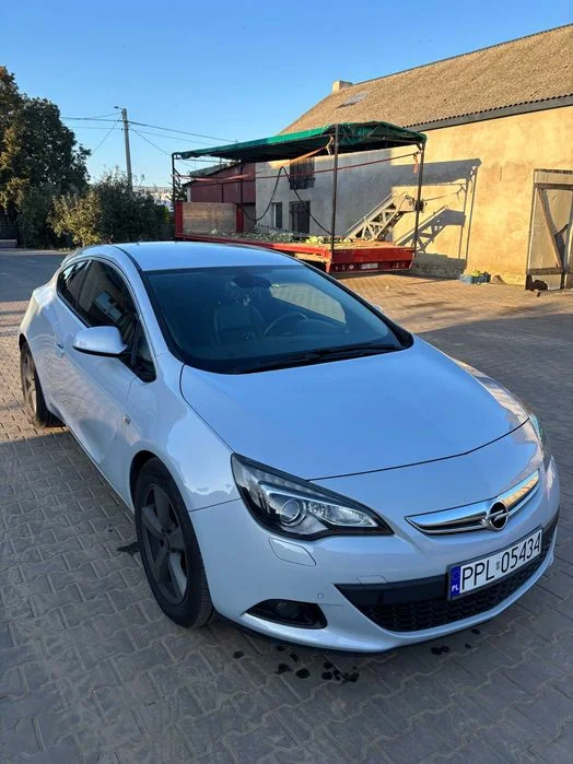 Opel Astra J GTC 2.0 cdti – zdjęcie 2