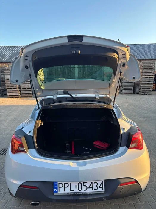 Opel Astra J GTC 2.0 cdti – zdjęcie 5